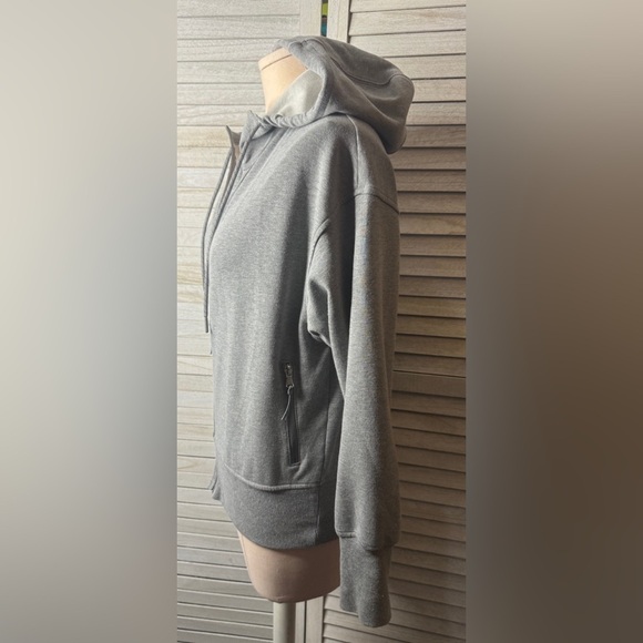 Old navy Dynamic Fleece Gray Hoodie. Excellent Condition. Size Small - Picture 6 of 7